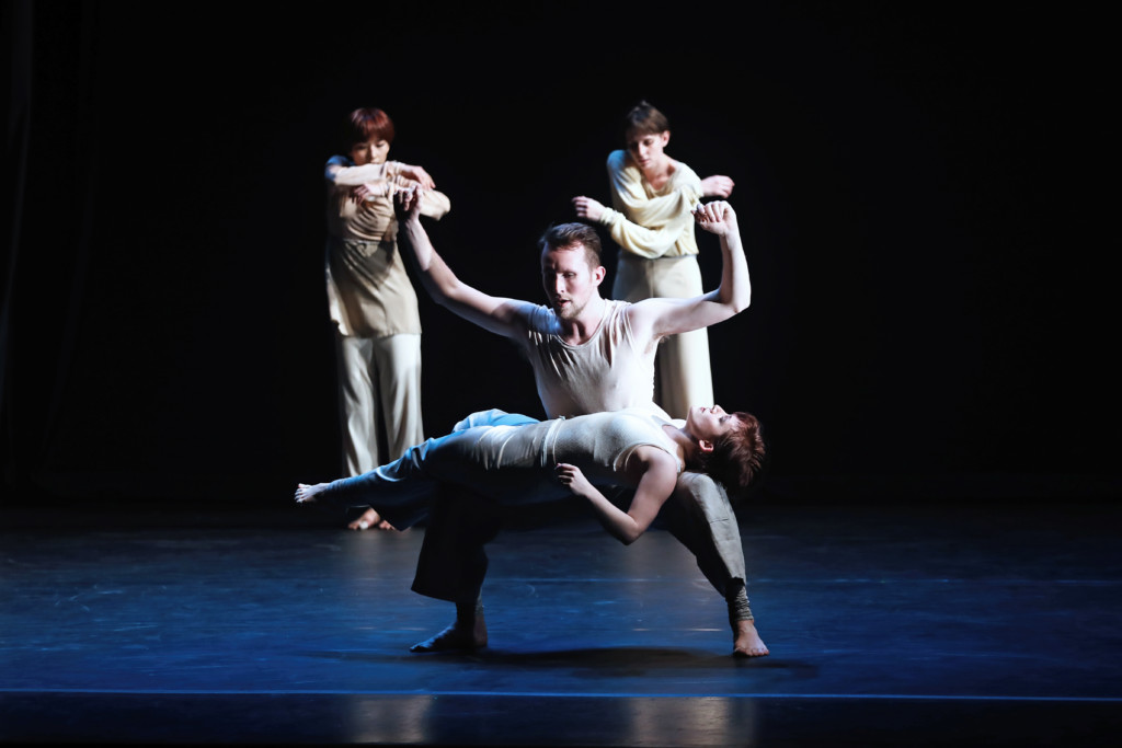 Doug-Varone-and-Dancers_Possession_Bone-Dufrene_(c)Bill-Herbert (photo #441)